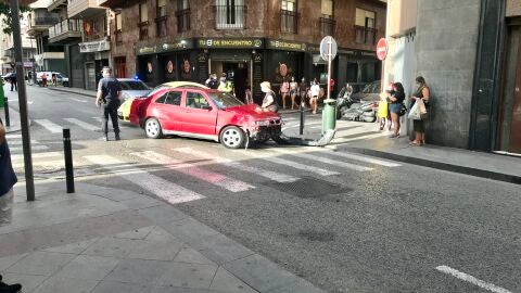 Accidente entre dos coches en el cruce entre Porta d'Alacant y San Vicente.