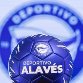 El Alavés presenta su nuevo escudo para celebrar sus 100 años de historia
