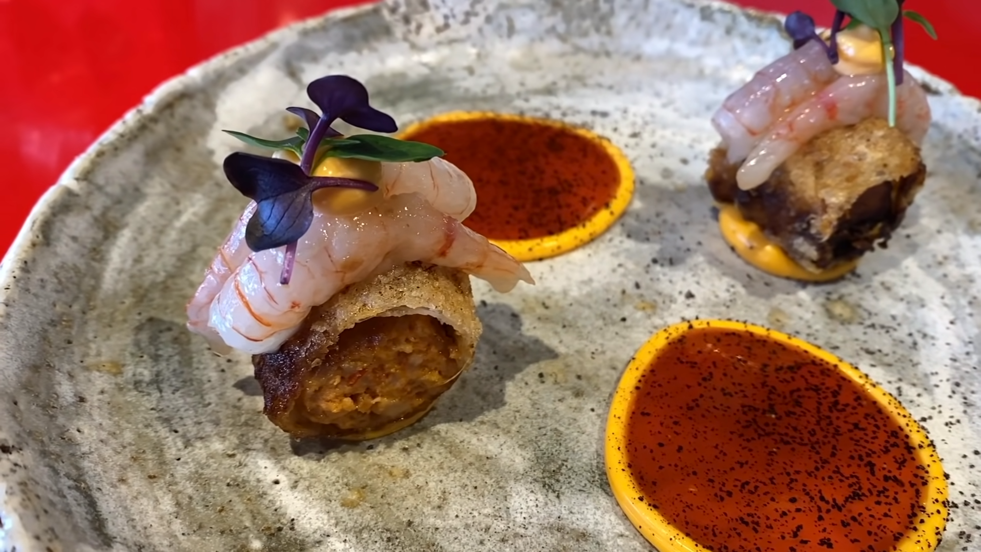 Sezar Blue, el youtuber gastronómico que probó toda la carta de StreetXo en un día Sezar Blue, el youtuber gastronómico que probó toda la carta de StreetXo en un día