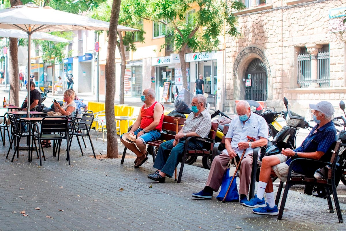Extremadura retrasa el toque de queda a las 23,00 horas y aumenta aforos en terrazas al 75 por ciento, entre otras medidas Extremadura retrasa el toque de queda a las 23,00 horas y aumenta aforos en terrazas al 75 por ciento, entre otras medidas