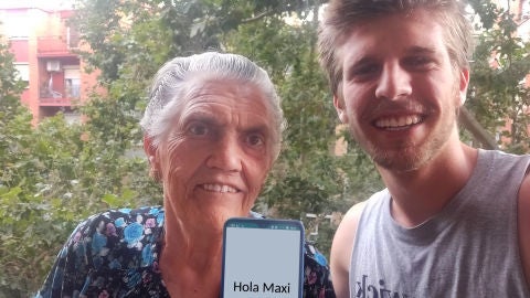Jorge Terreu ha creado un m&oacute;vil para ayudar a su abuela a estar conectada