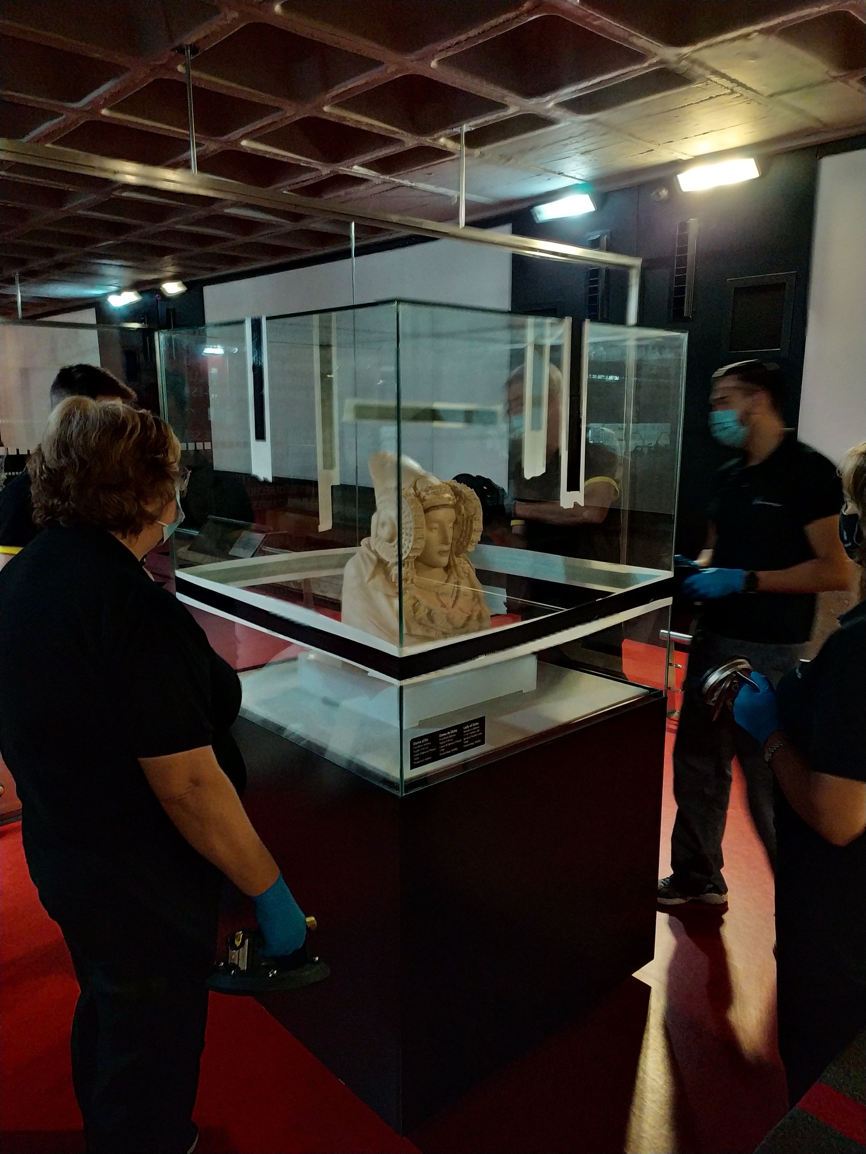 La réplica de la Dama vuelve a Elche vuelve tras su exposición en el Museo Nacional en Teherán La réplica de la Dama vuelve a Elche vuelve tras su exposición en el Museo Nacional en Teherán