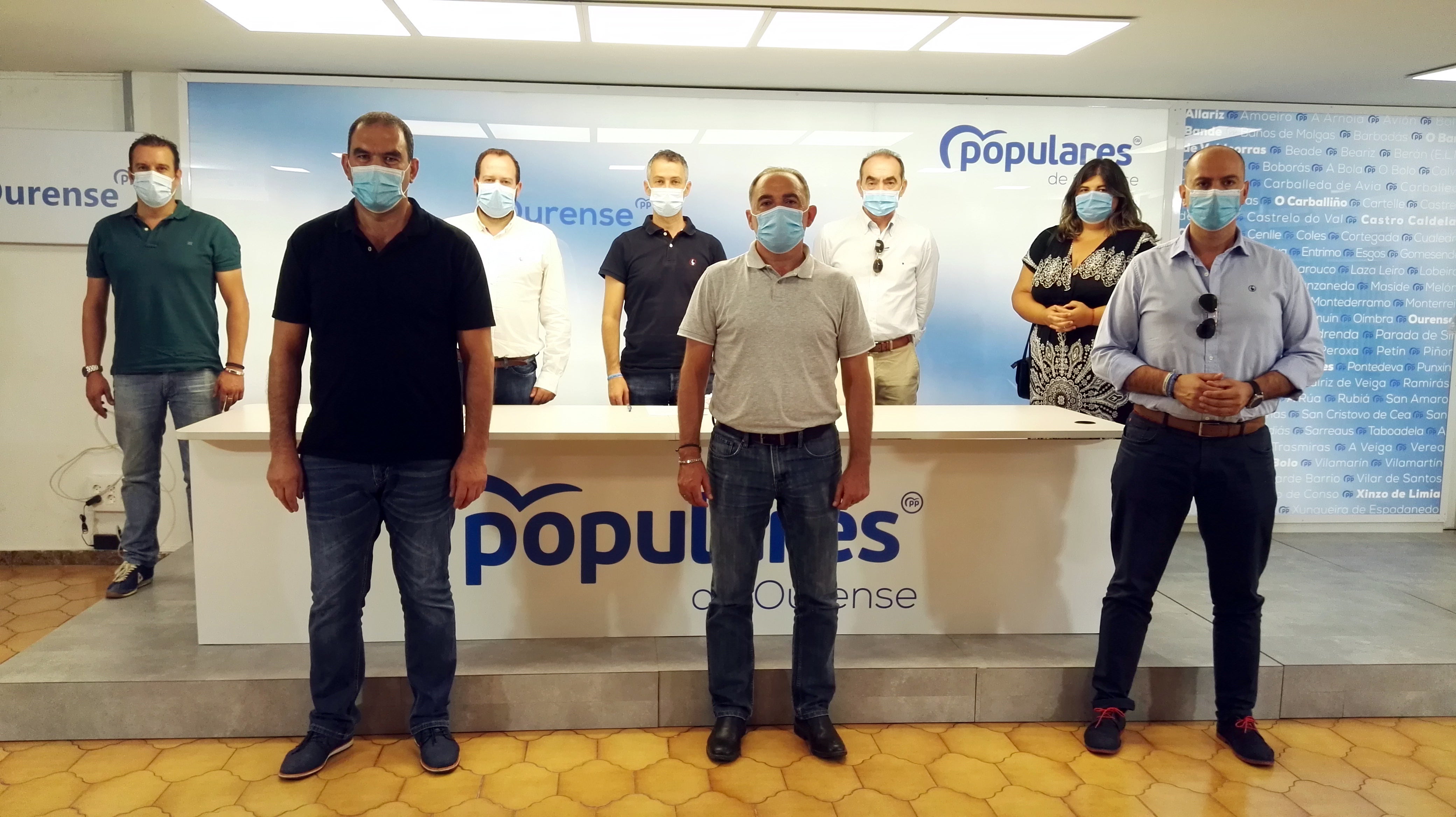 Alcaldes e portavoces do PP esixen a Abanca un servizo digno no rural Alcaldes e portavoces do PP esixen a Abanca un servizo digno no rural