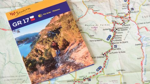 Folleto y mapa del GR-17. Camino de Santiago a su paso por la comarca de la Ribagorza