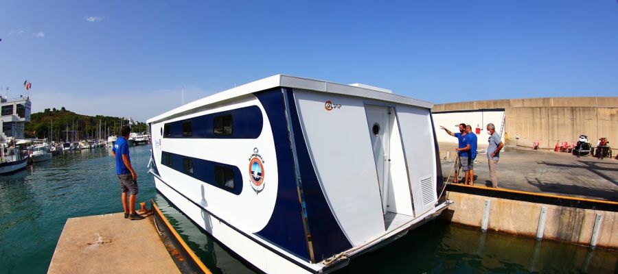 Imagen del primer barco escuela del Club Náutico de Oropesa del Mar. Imagen del primer barco escuela del Club Náutico de Oropesa del Mar.