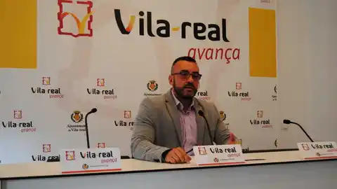 l´alcalde accepta les disculpes dels dos usuaris del facebook per injuries. L'alcalde de Vila-real, José Benlloch, ha acudit aquest dijous al jutjat de Primera Instància i Instrucció número 2 de Vila-real ha prestar declaració.