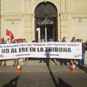 Concentración de trabajadores de La Tribuna contra el ERE