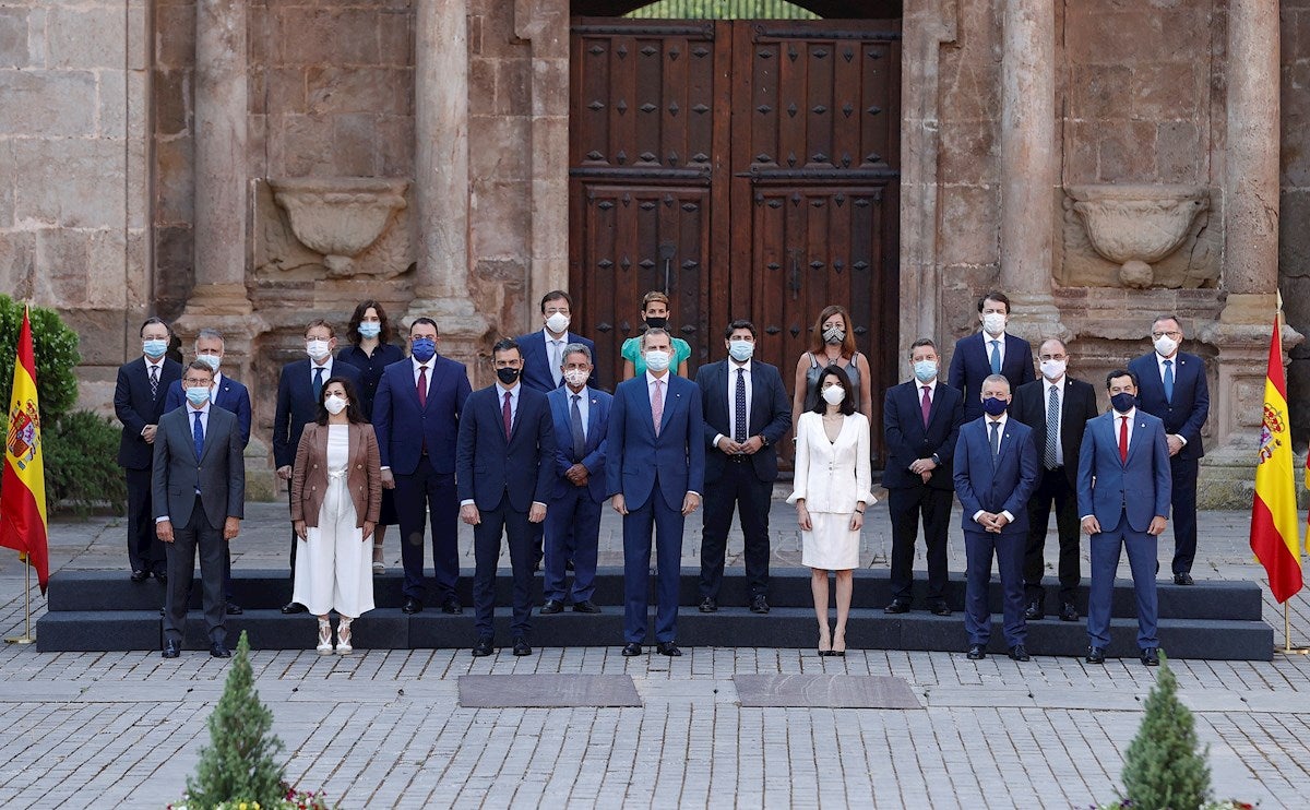 El Gabinete: ¿Cuentan las autonomías con instrumentos para combatir la pandemia? El Gabinete: ¿Cuentan las autonomías con instrumentos para combatir la pandemia?