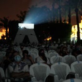 Público en el Hort del Xocolater en el Festival de Cine de Elche de 2020.