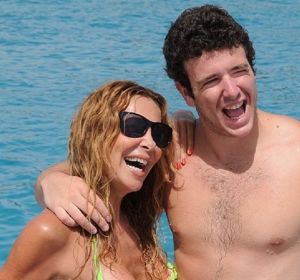 Imagen de archivo de Ana Obregón con su hijo en Mallorca Imagen de archivo de Ana Obregón con su hijo en Mallorca
