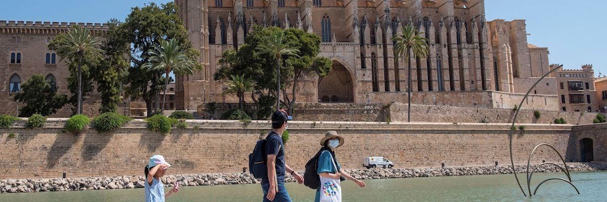 "El tejido empresarial está en situación crítica," aseguran los hoteleros "El tejido empresarial está en situación crítica," aseguran los hoteleros