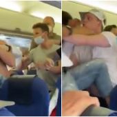Brutal pelea dentro de un avión en pleno vuelo de Amsterdam a Ibiza por el uso de la mascarilla