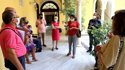 Instantes de la presentación a los colectivos vecinales Instantes de la presentación a los colectivos vecinales