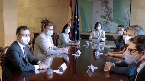 La vicepresidenta Carmen Calvo se re&uacute;ne con una delegaci&oacute;n de Ciudadanos