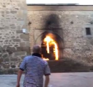 Arde la Iglesia de San Martín, en Plasencia Arde la Iglesia de San Martín, en Plasencia