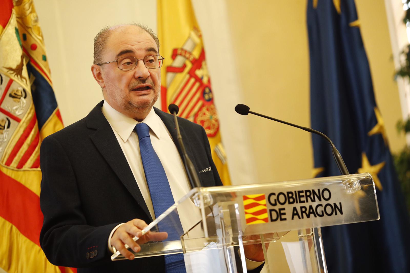 Lambán ve "razonable" adelantar el toque de queda a las ocho Lambán ve "razonable" adelantar el toque de queda a las ocho