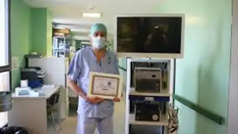 Carlos Moreno cirujano mancha centro reconocimientos