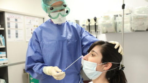 Los centros de salud se encargan de realizar la mayor&iacute;a de pruebas PCR