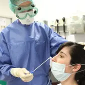 Los centros de salud se encargan de realizar la mayoría de pruebas PCR Los centros de salud se encargan de realizar la mayoría de pruebas PCR