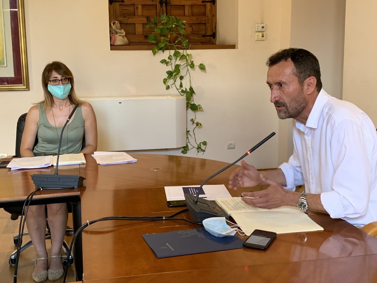 Elche será de las primeras ciudades que se suma al acuerdo entre Hacienda y la Federación de Municipios Elche será de las primeras ciudades que se suma al acuerdo entre Hacienda y la Federación de Municipios