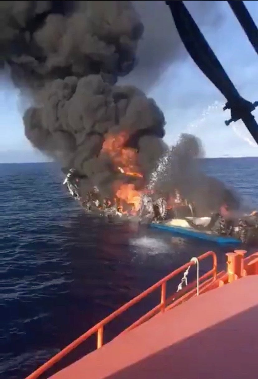 Un pesquero de 15 metros se quema frente a la costa de El Campello, en Alicante Un pesquero de 15 metros se quema frente a la costa de El Campello, en Alicante