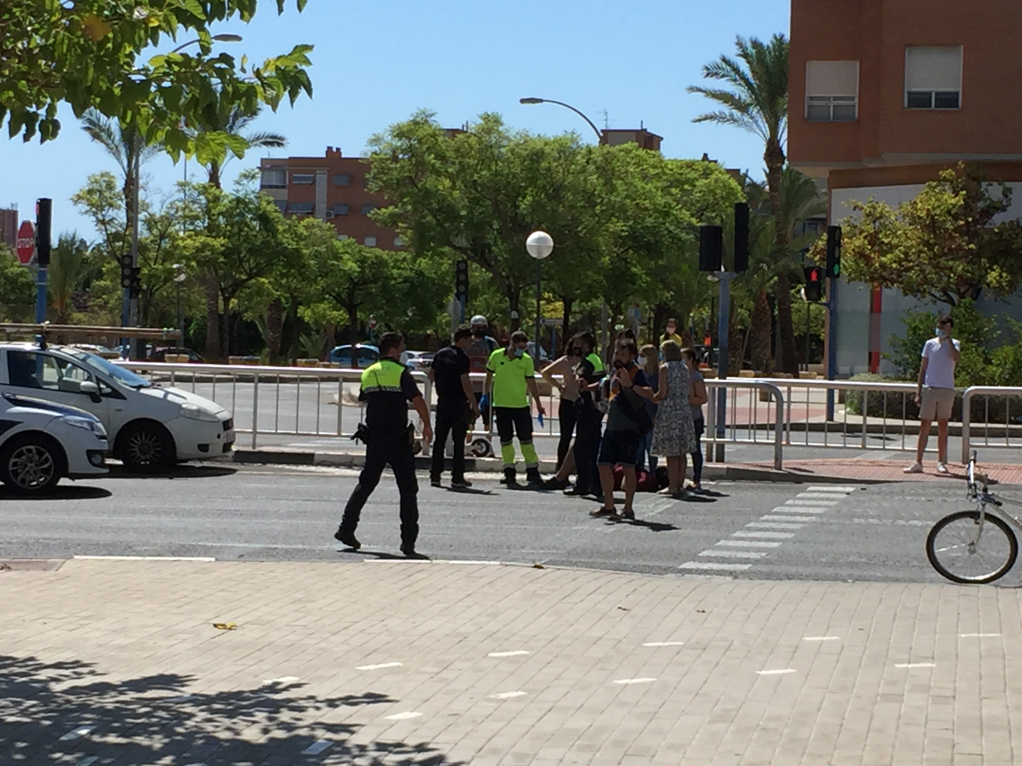 Un motorista herido tras sufrir la colisión de un vehículo en la Gran Vía Un motorista herido tras sufrir la colisión de un vehículo en la Gran Vía