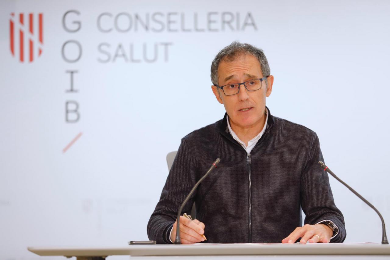 Salud pide llevar siempre una mascarilla en el bolsillo y no olvidar el resto de las medidas sanitarias Salud pide llevar siempre una mascarilla en el bolsillo y no olvidar el resto de las medidas sanitarias