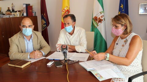 Chac&oacute;n, Rom&aacute;n y M&ordf; &Aacute;ngeles Mart&iacute;nez