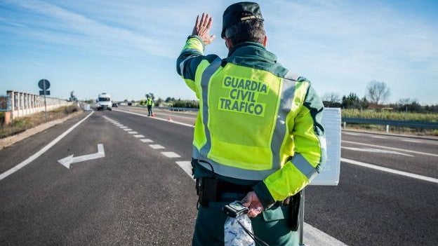 Fallece un hombre al salirse su coche y chocar contra un árbol en Mallorca Fallece un hombre al salirse su coche y chocar contra un árbol en Mallorca