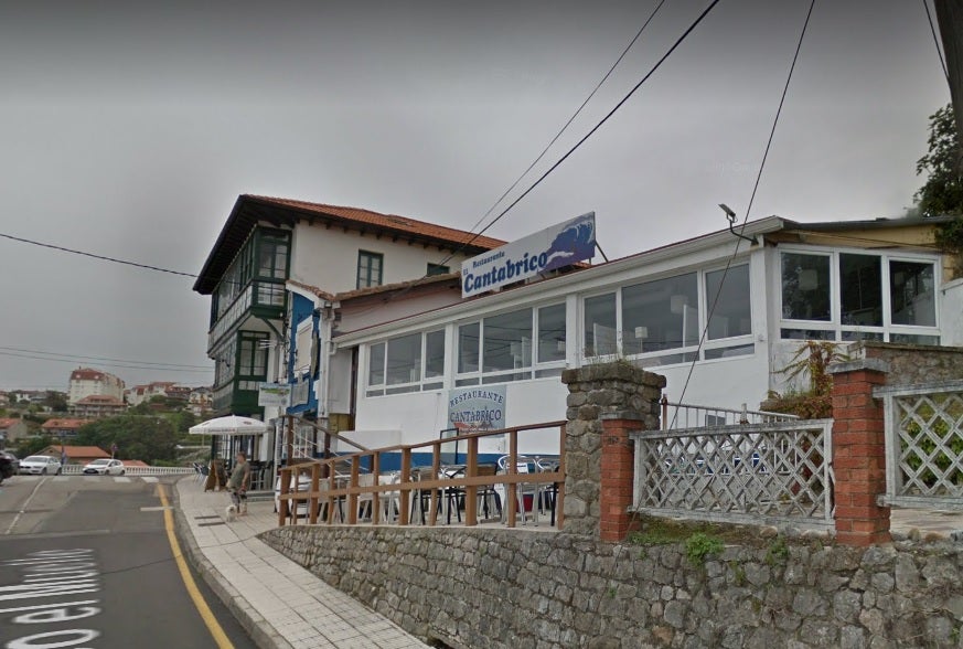 Los clientes de El Cantábrico de Comillas en contacto estrecho con los camareros han de guardar cuarentena y hacerse PCR Los clientes de El Cantábrico de Comillas en contacto estrecho con los camareros han de guardar cuarentena y hacerse PCR