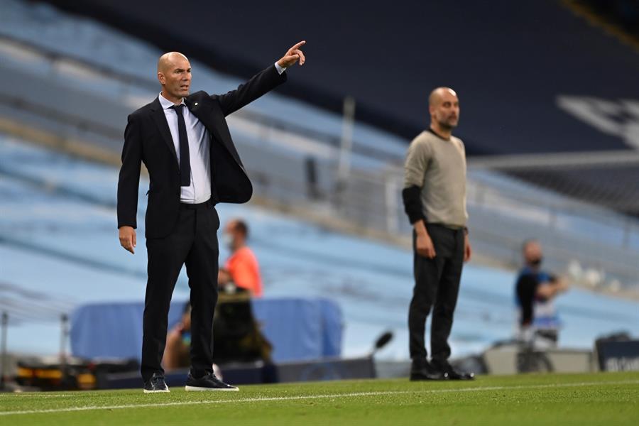 Zidane: "Soy entrenador del Real Madrid, no hay más preguntas que hacer" Zidane: "Soy entrenador del Real Madrid, no hay más preguntas que hacer"