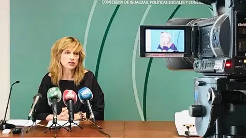 Ana Fidalgo en rueda de prensa Ana Fidalgo en rueda de prensa