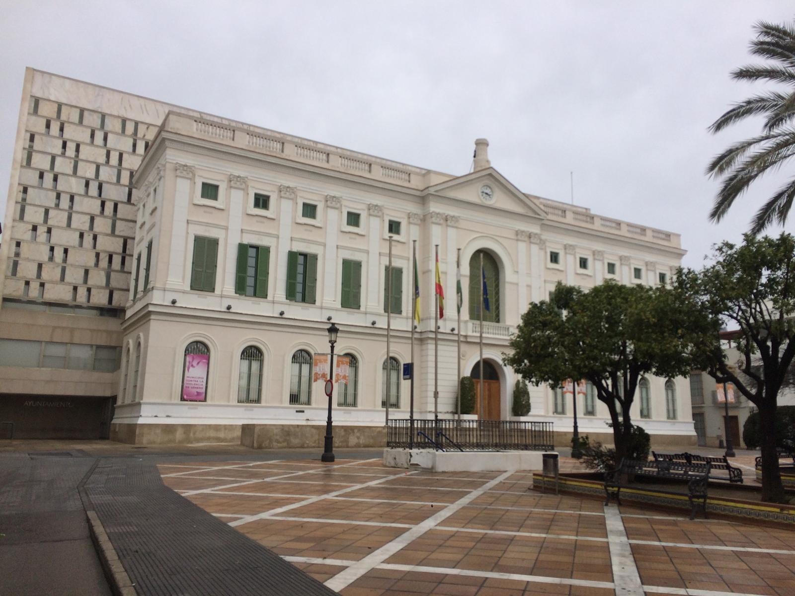 La UDEF detiene a dos trabajadores municipales del Ayuntamiento de El Puerto por presunto cohecho La UDEF detiene a dos trabajadores municipales del Ayuntamiento de El Puerto por presunto cohecho