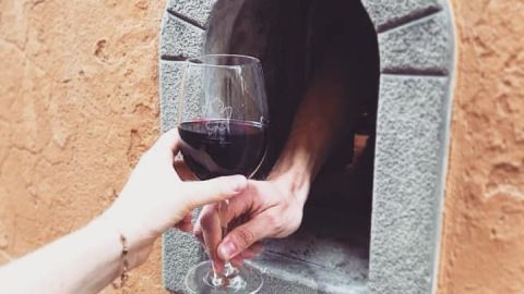 Una 'ventana del vino' en la ciudad de Florencia