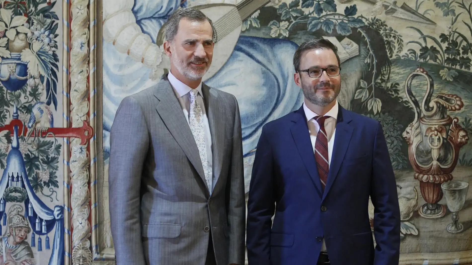 El Rey Felipe VI y el alcalde de Palma, José Hila, en la recepción a las autoridades del año 2019