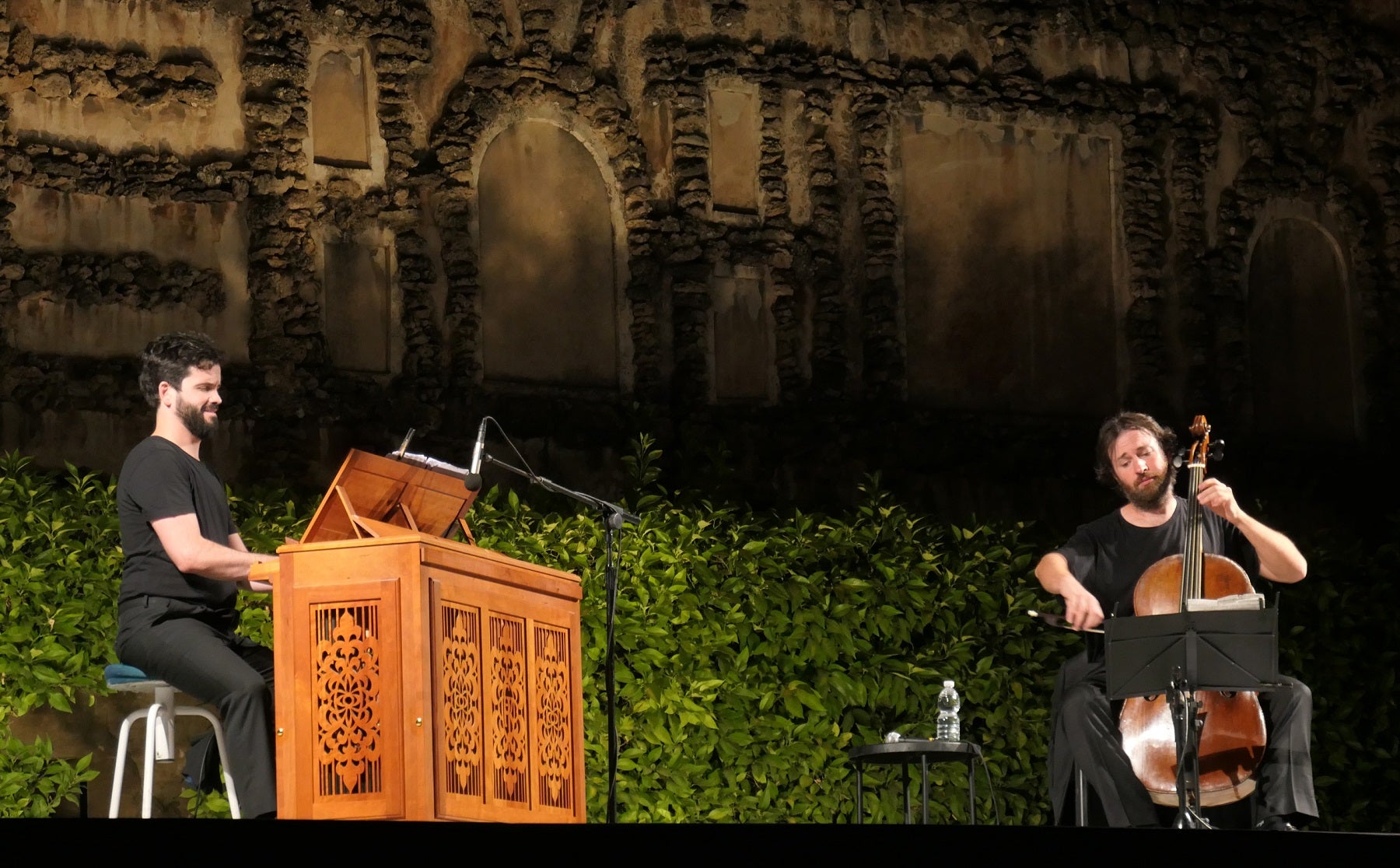 El ciclo de conciertos ‘Noches en los Jardines del Real Alcázar’ homenajea esta semana a Amália Rodrigues y pone música a la histórica aventura de Magallanes y Elcano El ciclo de conciertos ‘Noches en los Jardines del Real Alcázar’ homenajea esta semana a Amália Rodrigues y pone música a la histórica aventura de Magallanes y Elcano