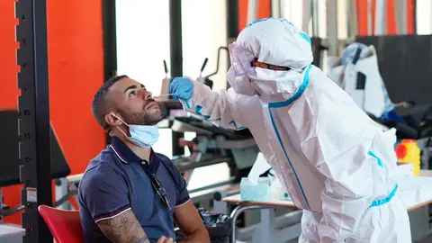 La plantilla del Real Mallorca se somete a las pruebas de detección del coronavirus La plantilla del Real Mallorca se somete a las pruebas de detección del coronavirus