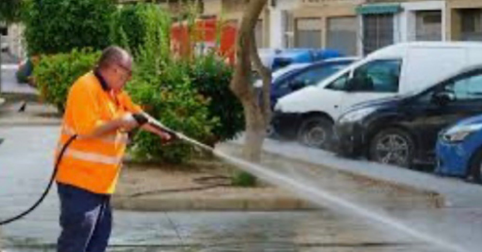 La Concejalía de Limpieza Viaria de La Vila Joiosa intensifica las labores de limpieza y desinfección La Concejalía de Limpieza Viaria de La Vila Joiosa intensifica las labores de limpieza y desinfección