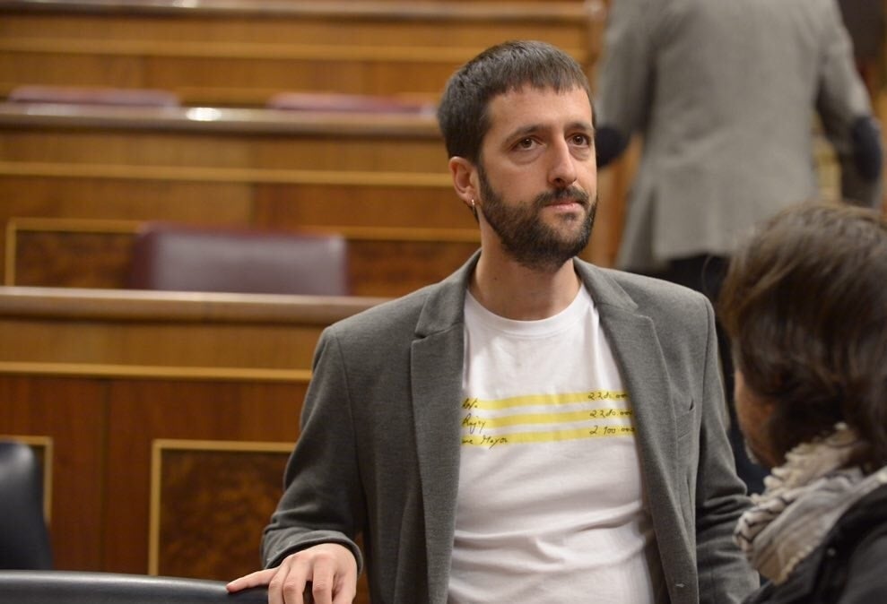 El magistrado cuestiona los pagos de Podemos a Neurona: "No son propios de una actividad mercantil" El magistrado cuestiona los pagos de Podemos a Neurona: "No son propios de una actividad mercantil"