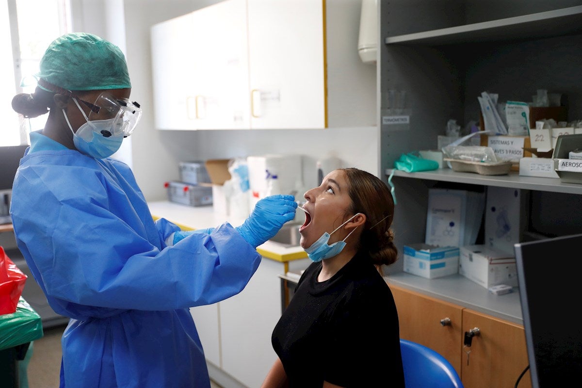 Más de 600 residentes de Baleares en la península piden cita para hacerse una PCR gratis en el puente Más de 600 residentes de Baleares en la península piden cita para hacerse una PCR gratis en el puente