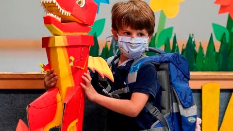 Los ni&ntilde;os vuelven a las aulas tras el par&oacute;n por el confinamiento