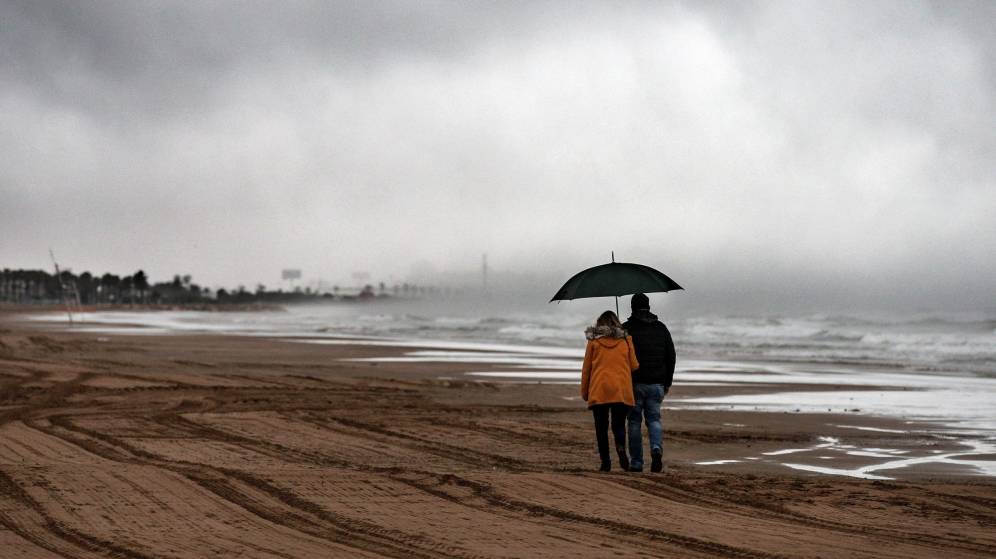 El tiempo en España: Descenso de las temperaturas, lluvias persistentes en el Cantábrico y viento fuerte El tiempo en España: Descenso de las temperaturas, lluvias persistentes en el Cantábrico y viento fuerte