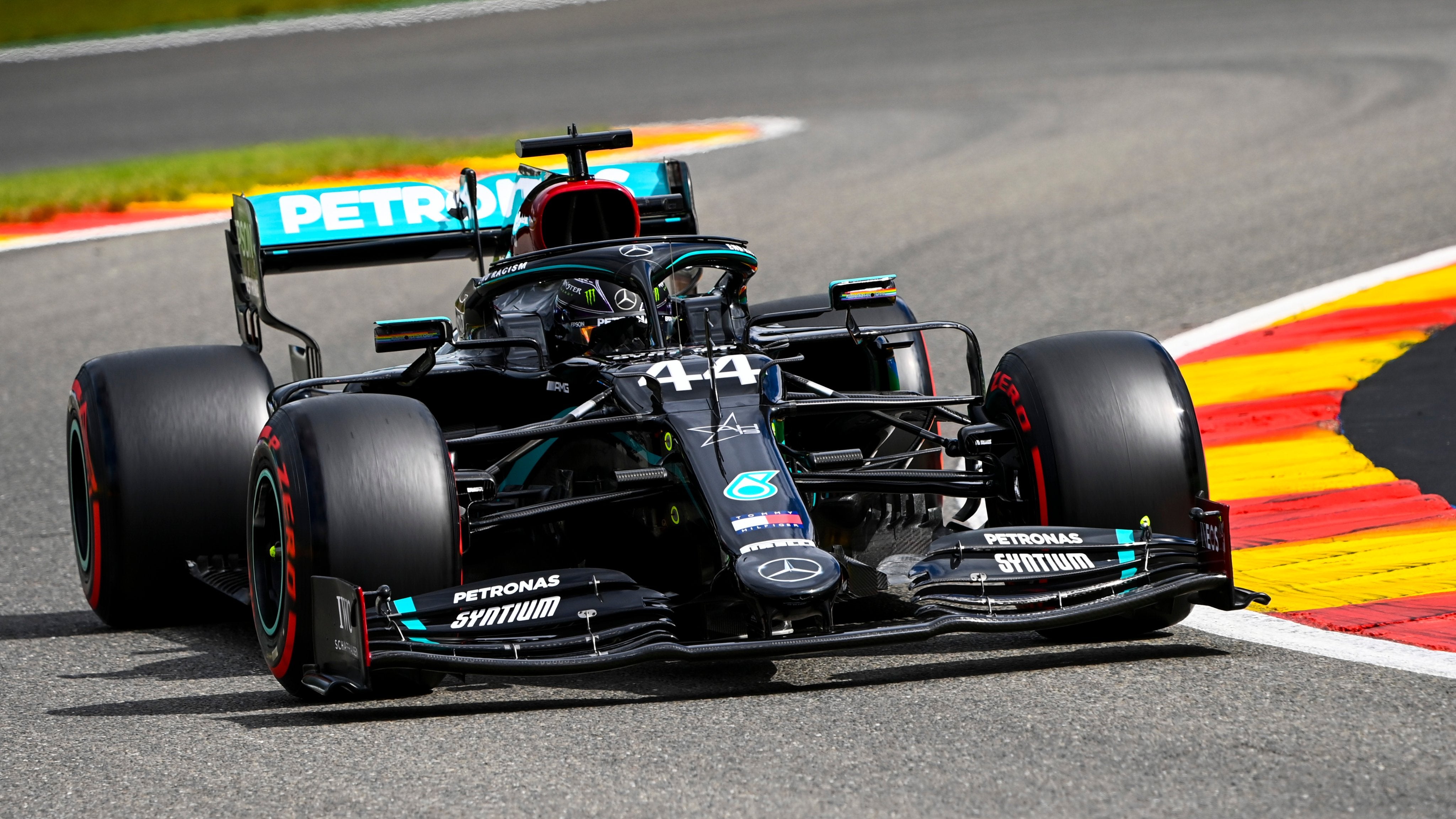 Mercedes reina el el GP de Bélgica y Hamilton es más líder Mercedes reina el el GP de Bélgica y Hamilton es más líder