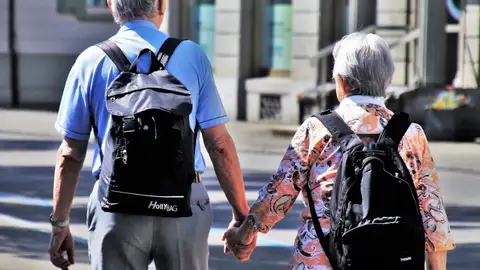 Imagen de archivo. La Generalitat Valenciana no está de acuerdo con la cancelación de los viajes del imserso.