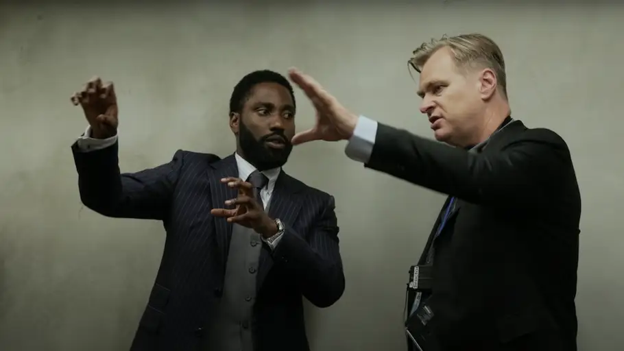El director Christopher Nolan rueda una escena de 'Tenet' con John David Washington El director Christopher Nolan rueda una escena de 'Tenet' con John David Washington