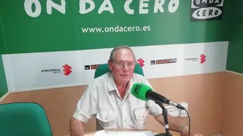 Pascual Román en el estudio de Onda Cero Elche. Pascual Román en el estudio de Onda Cero Elche.