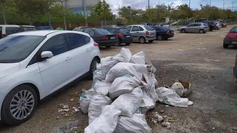 Parcela con escombros Parcela con escombros