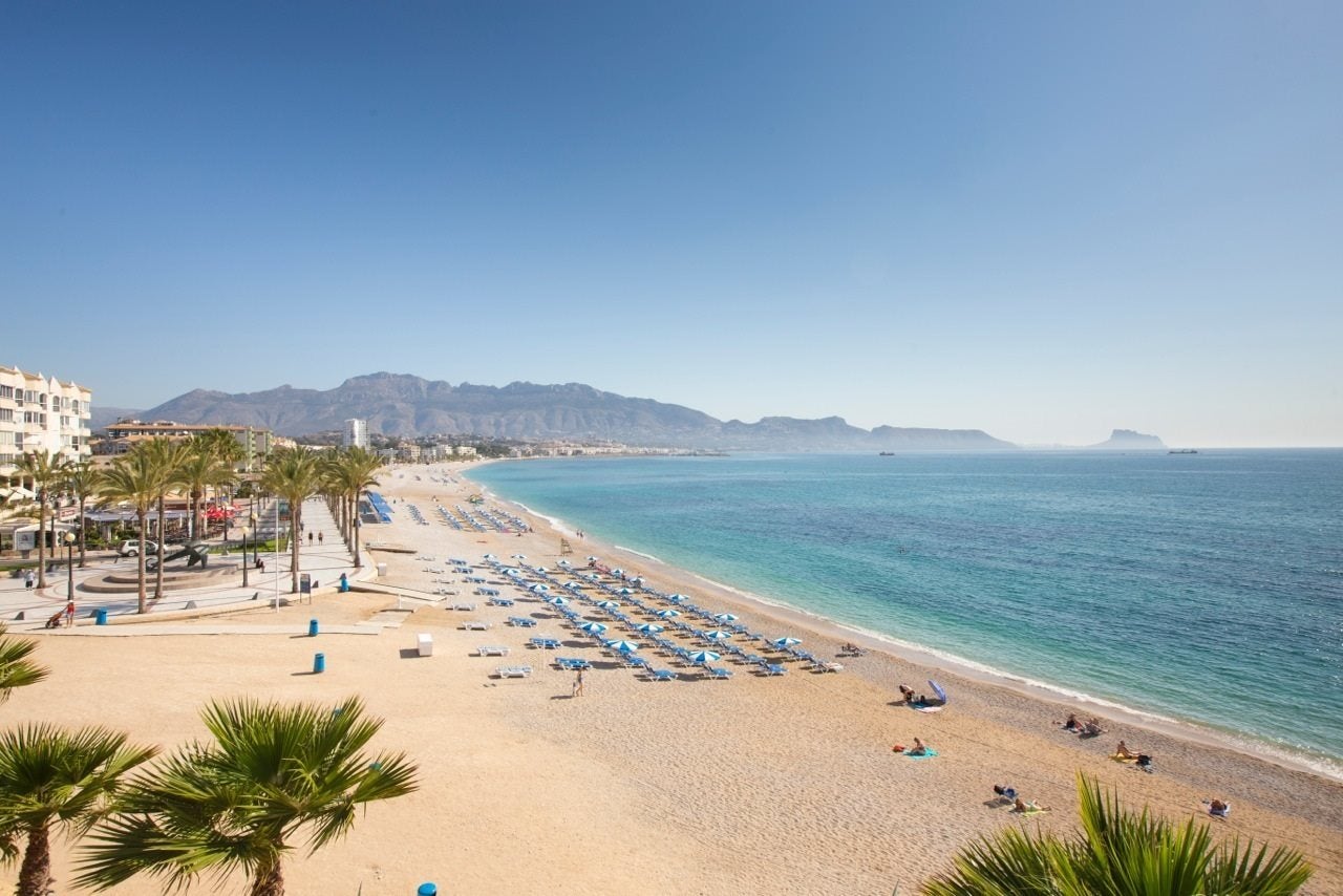 Nubes y brumas durante la mañana, con máximas de 17 y 18 grados Nubes y brumas durante la mañana, con máximas de 17 y 18 grados