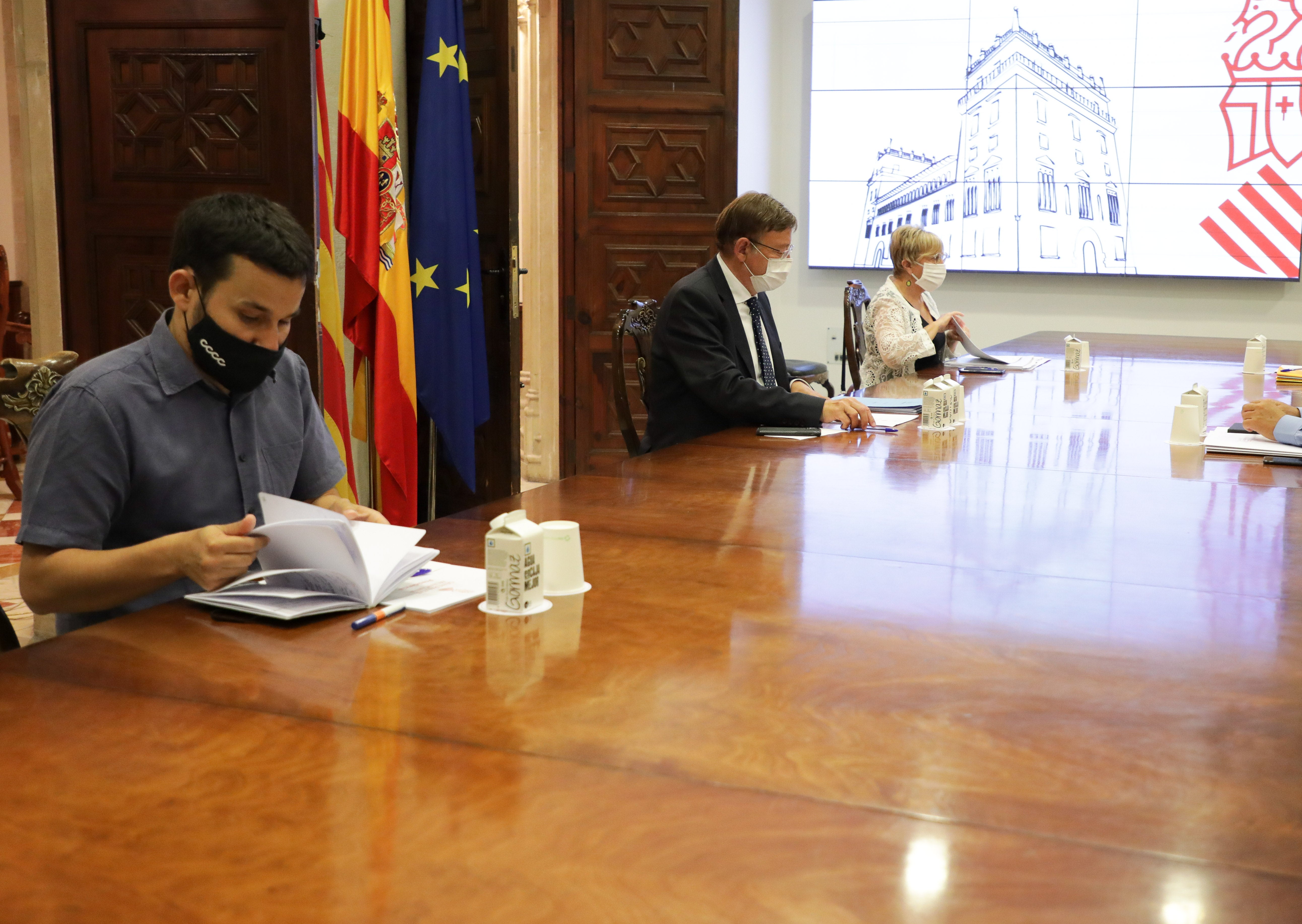 Ximo Puig afirma que las aulas serán espacios seguros siguiendo las normas establecidas Ximo Puig afirma que las aulas serán espacios seguros siguiendo las normas establecidas