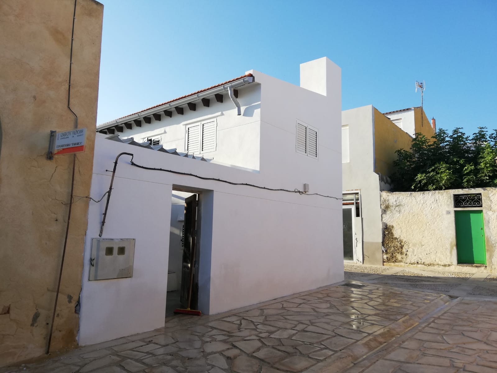 El Ayuntamiento traslada temporalmente el consultorio de Tabarca al puesto de socorro de la playa El Ayuntamiento traslada temporalmente el consultorio de Tabarca al puesto de socorro de la playa